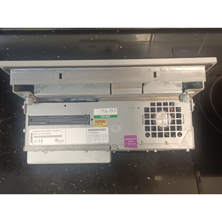 SIEMENS SIMATIC PC 670 STANDARD 12 TFT 6AV7722-1AC10-0AA0